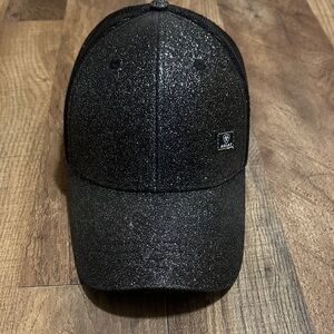 Ariat women’s black glitter hat. With ponytail hole